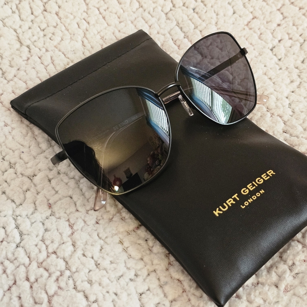 Kurt Geiger Black Gradient Sunglasses With Case-NWOT - Picture 2 of 7